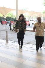 Shweta Bachchan snapped at airport on 17th Oct 2015